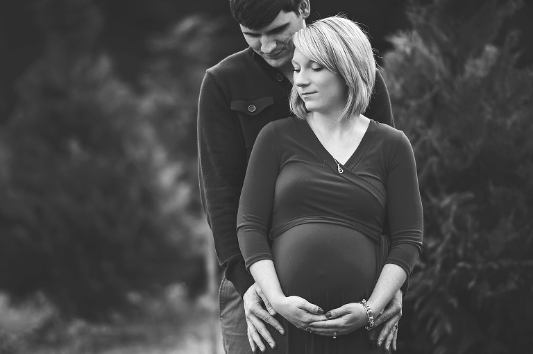 Williamsburg Tree Farm Maternity Photographer_3377