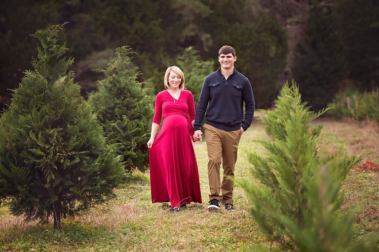 Williamsburg Tree Farm Maternity Photographer_3382