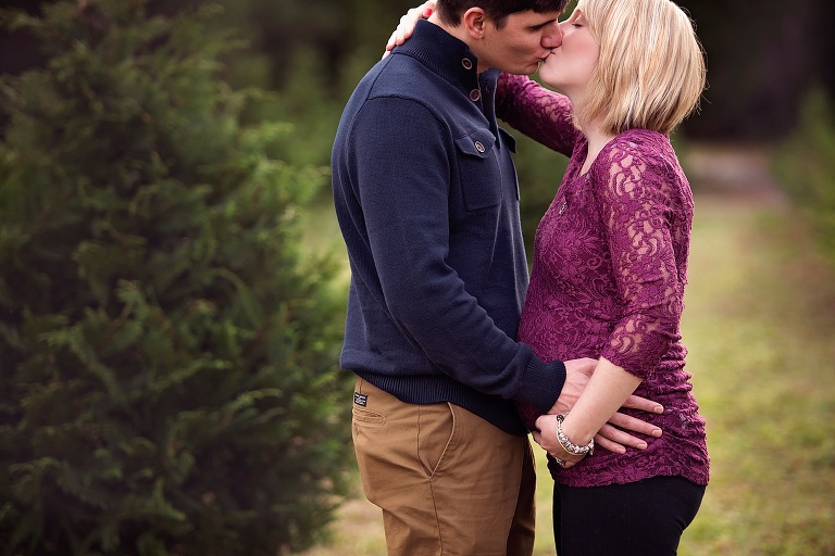 Williamsburg Tree Farm Maternity Photographer_3387