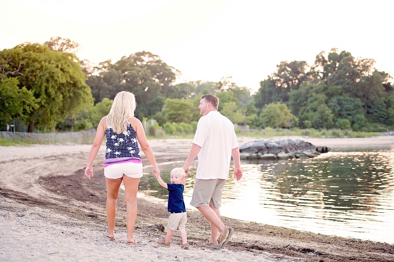 Yorktown Beach Family Photographer_4099